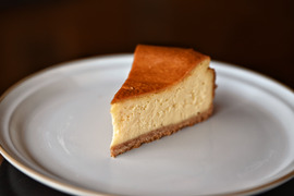 ベイクドチーズケーキ　18ｃｍホール　※クール便発送