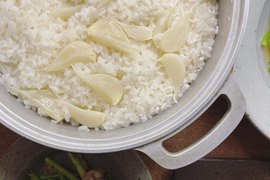 5月を損してる！？新ニンニクの炊き込みご飯を食べたことありますか？【500g、2026年5月発送】