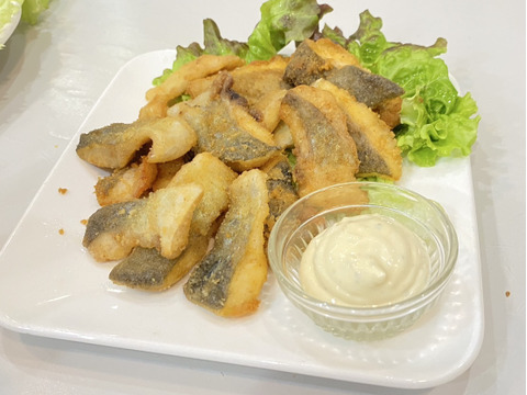 にじます唐揚げ　カットタイプ　【お腹も満足　たっぷり500ｇ】　唐揚げ粉付きで簡単時短調理！
