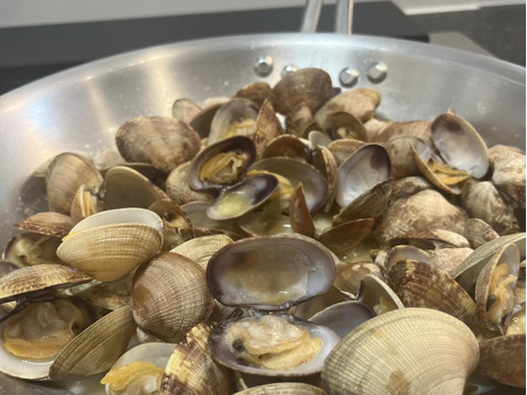 ワイズユースの恵み　根室市風蓮湖・温根沼産　豆アサリ＜1.5㎏＞　砂抜き済み