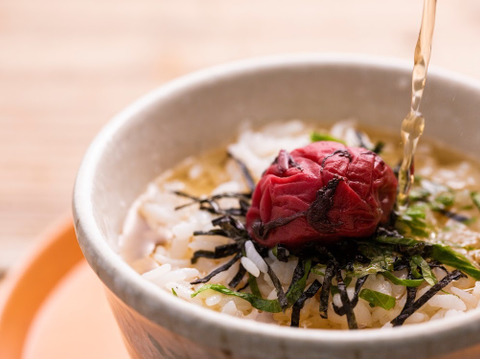 【無添加・食べ比べ】梅干し好きが唸る、天日塩と紫蘇だけで漬けた梅干し 1kg ×2『完熟南高梅』