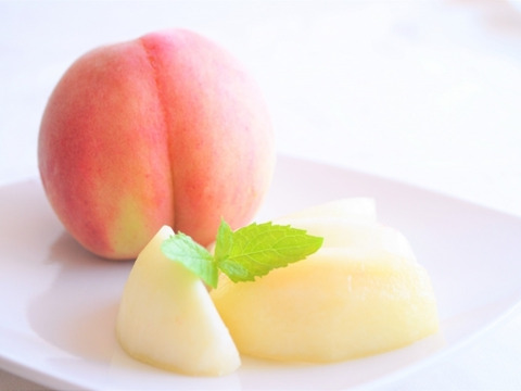 🍑あま～い桃　あかつき　約3kg　8～14玉【ASIAGAP認証農場：津軽農園】8月上旬　採れたて農家直送　夏ギフト　お中元【朝どれ】