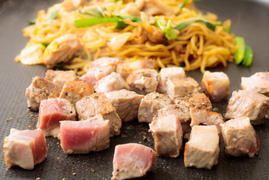 栗で育てた『くりぷ豚』モモウデサイコロカット250g×6ｐ（1.5ｋｇ）