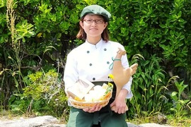 ほんまの満足セット(^-^)  ウィンナーソーセージ2袋、フランクフルトソーセージ2袋、おひさまケーキ1箱、おひさまプリン6個